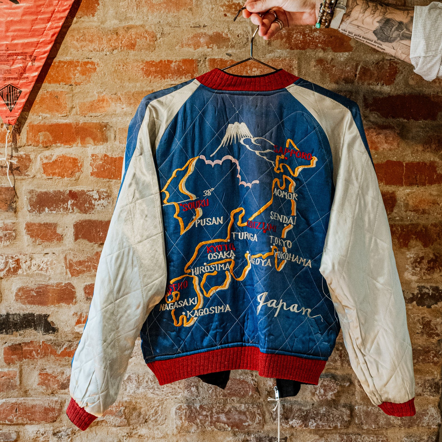 Vintage WWII Era “Sukajan” Souvenir Jacket (L)