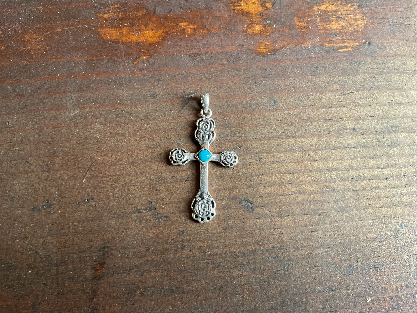 Cross necklace pendant