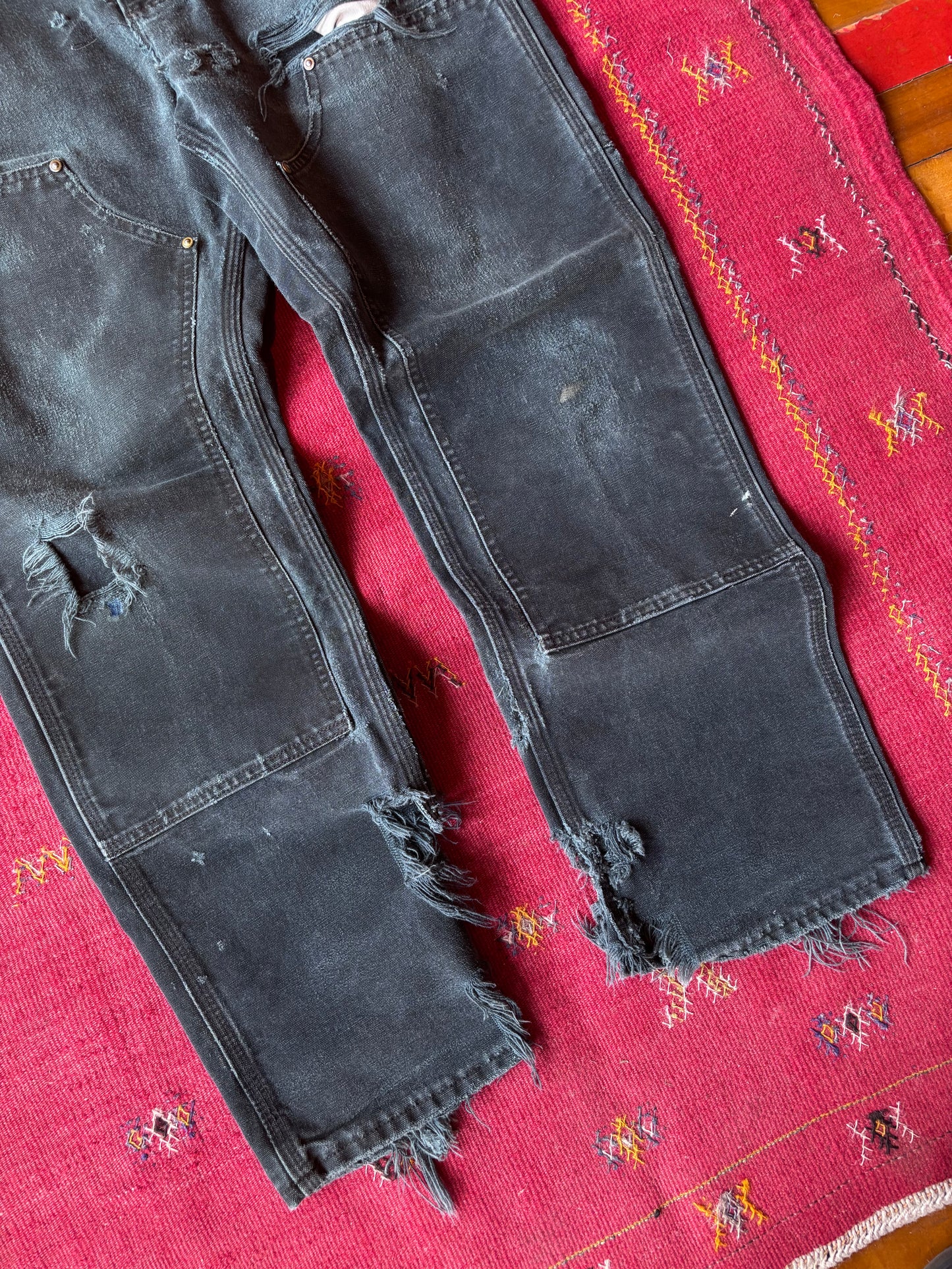 90s Distressed Black Carhartt Double Knees (30" x 31")