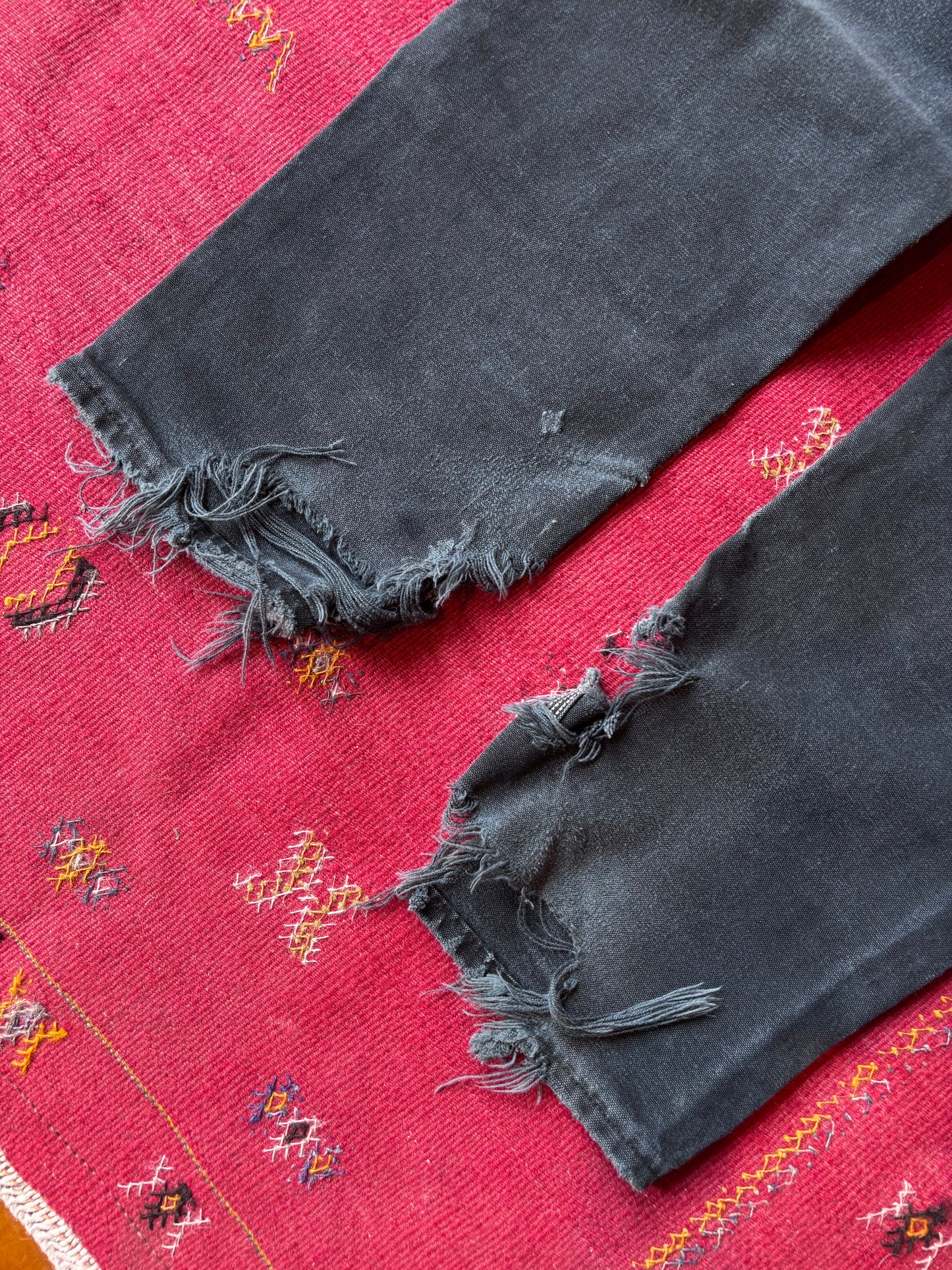 90s Distressed Black Carhartt Double Knees (30" x 31")