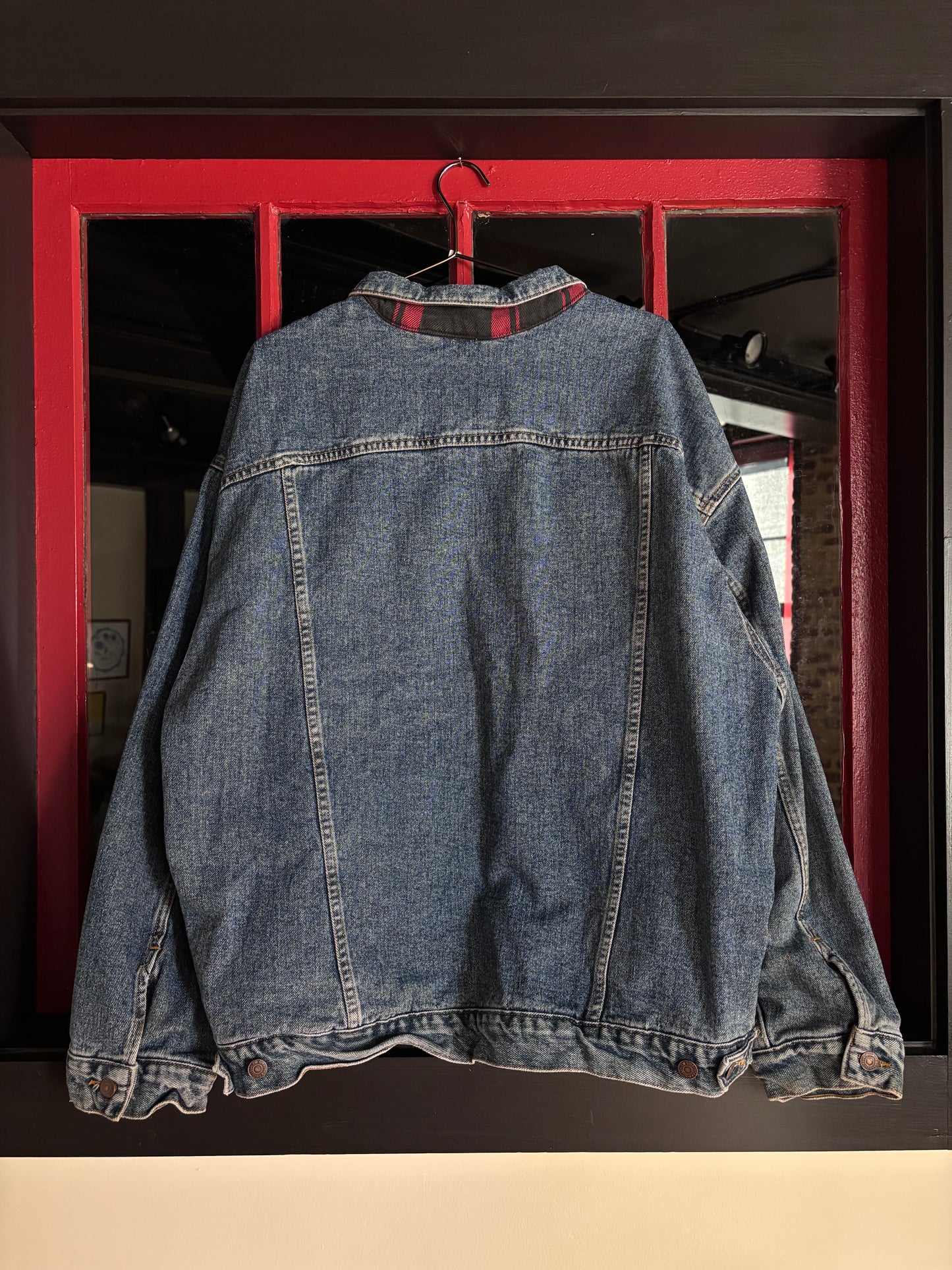 90's Levi's Plaid Lined Trucker Jacket (XXL)