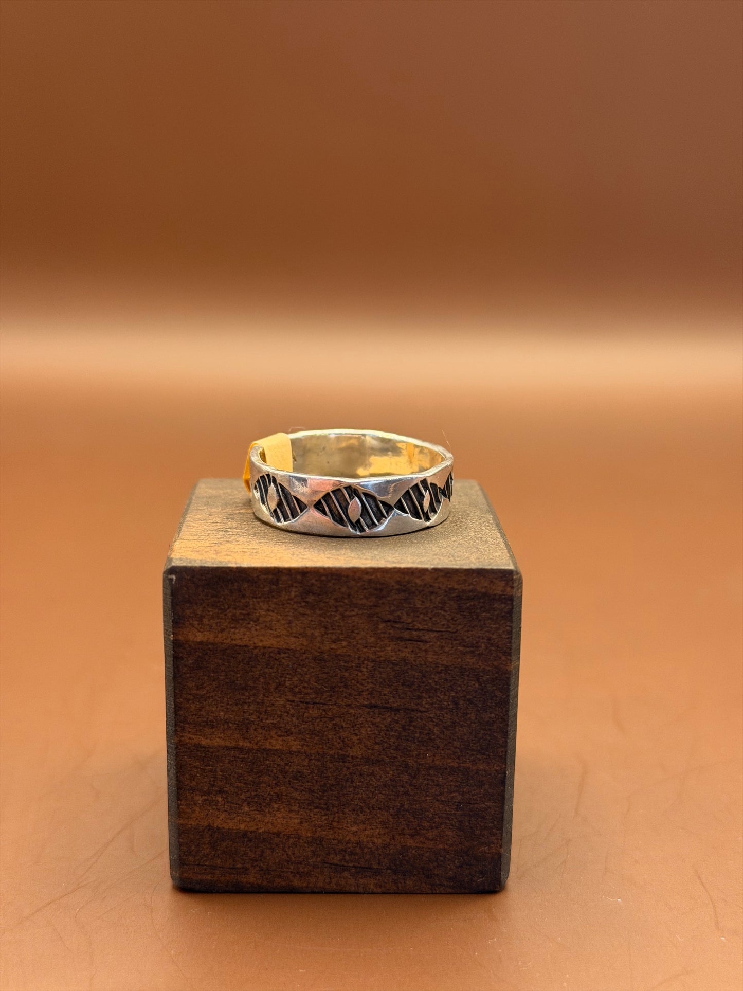 Carved Sterling Band, Diamond Motif size 11.5