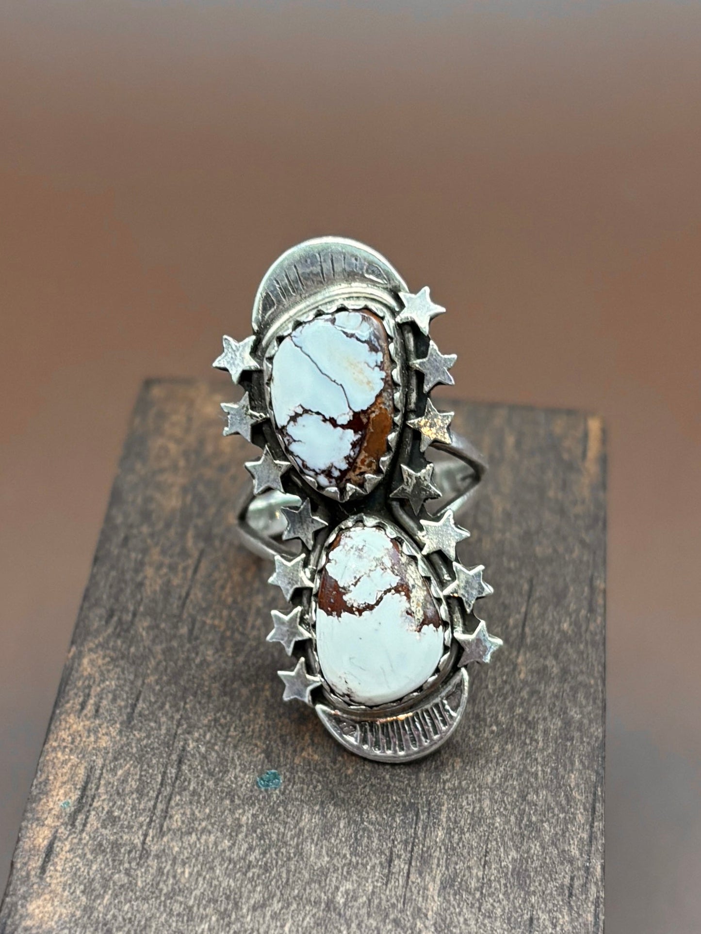 Vintage Silver and white Buffalo Star Ring - Size 5