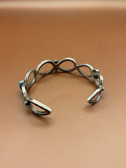 Vintage Navajo Sterling Silver Sand-Cast Turquoise Cuff Bracelet – Size 8" 1.25" gap